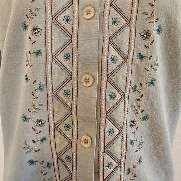 Koret- Embroidery Button Down Shirt - Picture 3 of 11